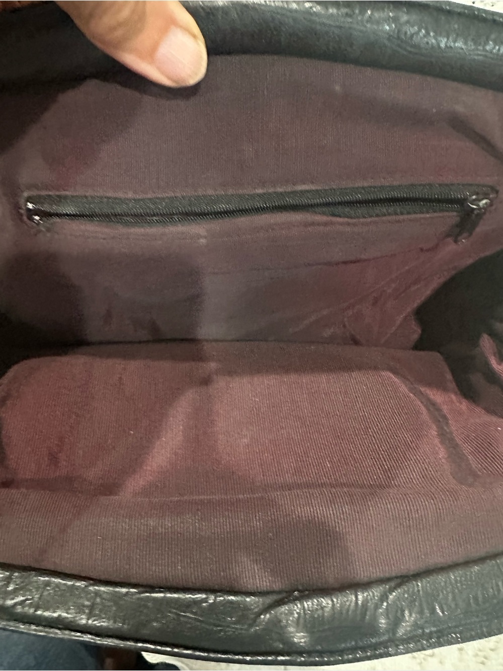 Vintage Black Leather shoulder Bag with Cream Inset Accents old money - Picture 4 of 9